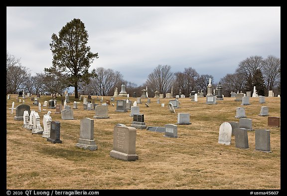 Lawn cemetery. Salem, Massachussets, USA (color)