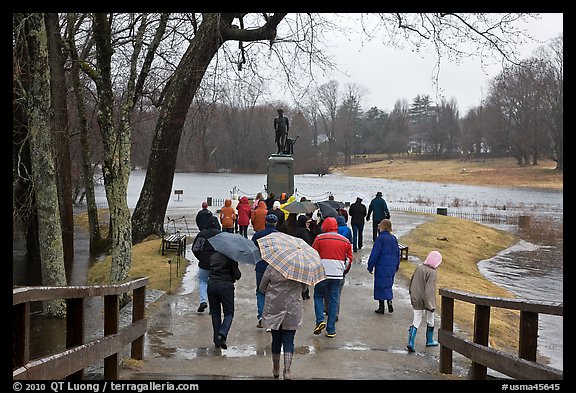 School children and Daniel Chester French statue, Minute Man National Historical Park. Massachussets, USA (color)