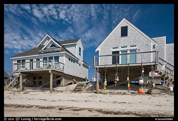Beach houses, Truro. Cape Cod, Massachussets, USA (color)