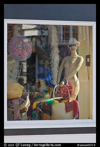 Window display and reflections, Provincetown. Cape Cod, Massachussets, USA (color)