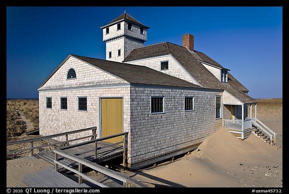 Historic life-saving station, Race Point Beach, Cape Cod National Seashore. Cape Cod, Massachussets, USA