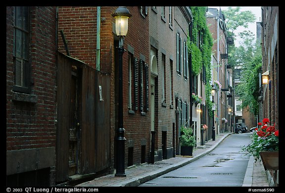 Tight parallel parking space on narrow street in downtown Boston,  Massachusetts, US Stock Photo - Alamy