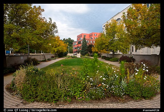 Park along the Kenduskeag stream. Bangor, Maine, USA