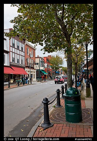 Main street. Bar Harbor, Maine, USA (color)