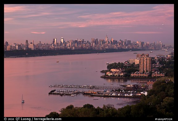 Hudson River, Fort Lee, and Manhattan. NYC, New York, USA (color)