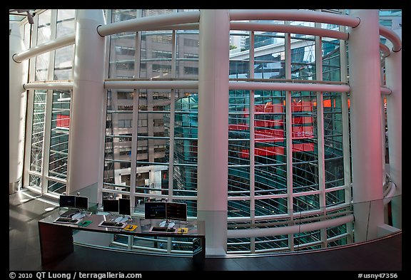 Glass windows and courtyard, One Beacon Court. NYC, New York, USA