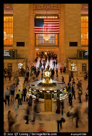 Bustling crowds in motion, Grand Central Station. NYC, New York, USA