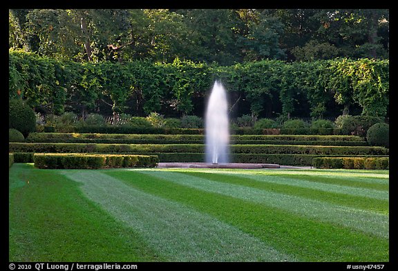 Fountain, Conservatory Garden. NYC, New York, USA (color)