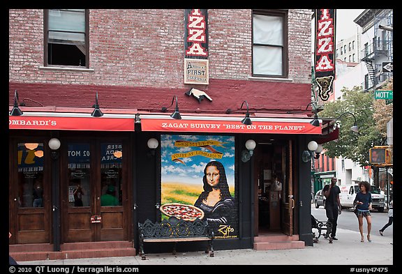 Lombardi, america first pizzeria. NYC, New York, USA (color)