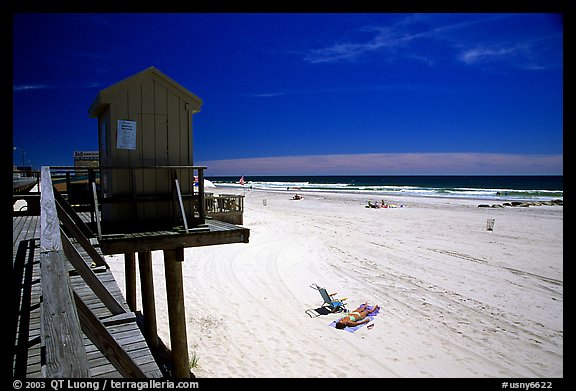Sandy beach, Long Beach. New York, USA (color)
