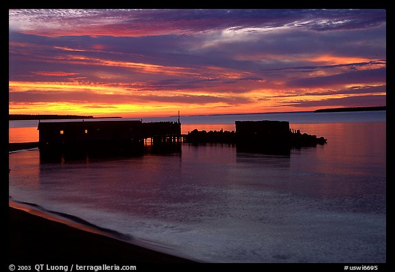 Sunset over Lake Superior, Apostle Islands National Lakeshore. Wisconsin, USA (color)