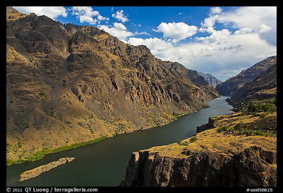 Snake River winding through deep canyon. Hells Canyon National Recreation Area, Idaho and Oregon, USA