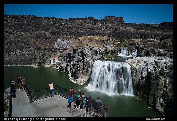 Tourists at overlook, Shoshone Falls. Idaho, USA (color)