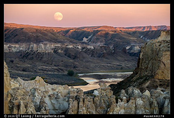 Moonrise over pinnacles and river. Upper Missouri River Breaks National Monument, Montana, USA (color)