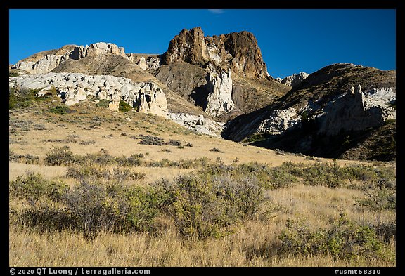 Grassland, Dark Butte and Archangel formations. Upper Missouri River Breaks National Monument, Montana, USA (color)