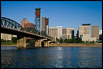 Williamette River, Hawthorne Bridge and Portland Skyline. Portland, Oregon, USA