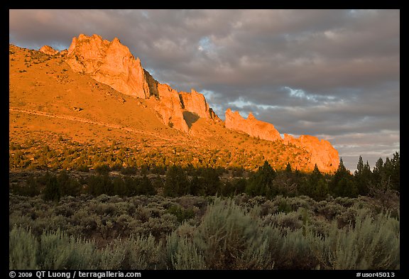 Stadender Ridge at sunset. Smith Rock State Park, Oregon, USA