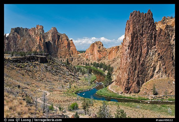 Crooked River and cliffs. Smith Rock State Park, Oregon, USA (color)