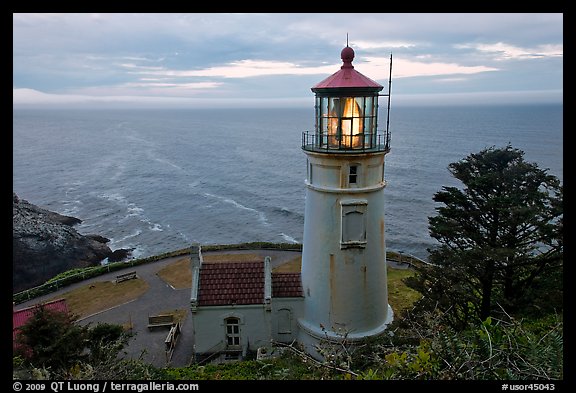 Heceta Head light and ocean,. Oregon, USA