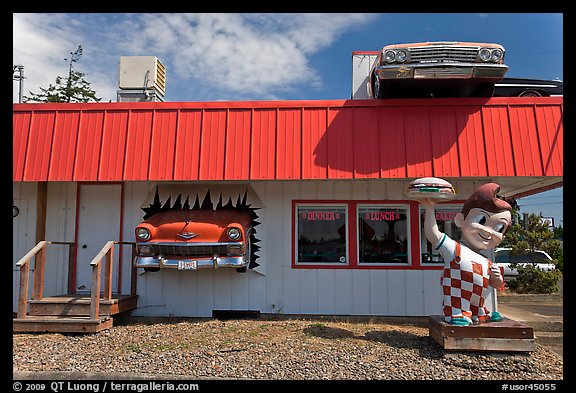 Dinner and built-in hot rod vintage cars, Florence. Oregon, USA