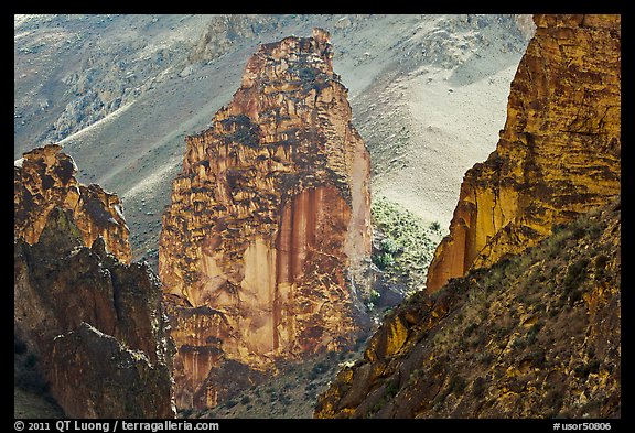 Spire of volcanic tuff, Leslie Gulch. Oregon, USA (color)