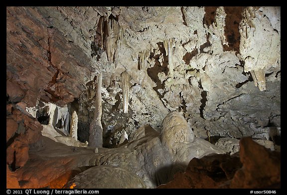Dissolution room, Oregon Caves. Oregon, USA (color)