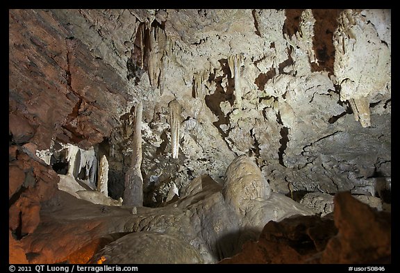 Dissolution room, Oregon Caves. Oregon, USA