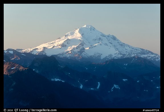 Glacier Peak, early morning. Washington