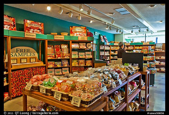 Fruit confectionery, Liberty Orchards store, Cashmere. Washington (color)