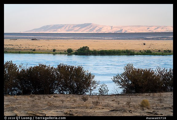 Columbia River and Rattlesnake Mountains, Wahluke Unit, Hanford Reach National Monument. Washington (color)