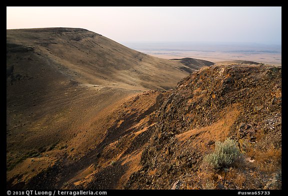 Saddle Mountain, dawn, Hanford Reach National Monument. Washington (color)