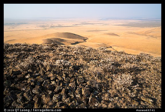 Volcanic rocks and plain, Saddle Mountain Unit, Hanford Reach National Monument. Washington (color)