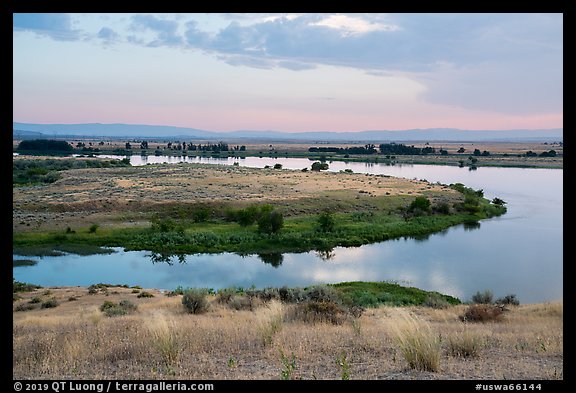 Columbia River arm, Hanford Reach National Monument. Washington (color)