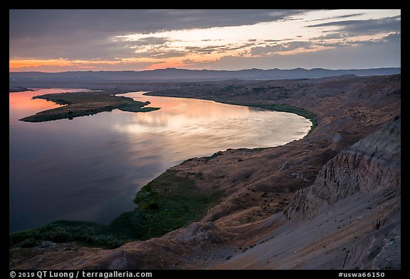 Sunset over Columbia River from White Cliffs, Hanford Reach National Monument. Washington (color)