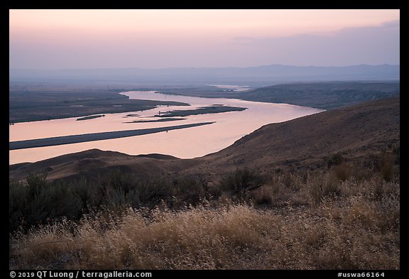 Summer sunset over Columbia River, Hanford Reach National Monument. Washington (color)