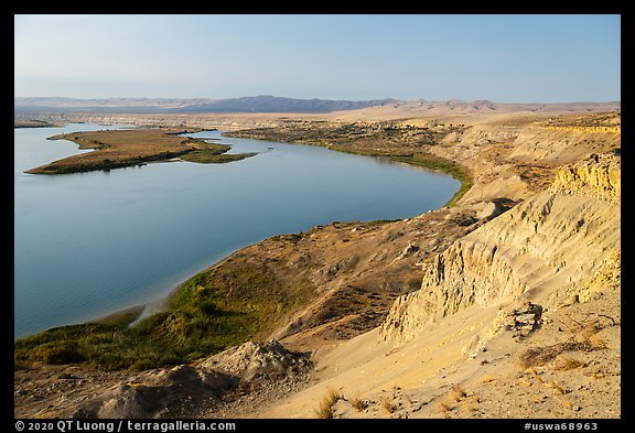 White Cliffs and Locke Island, afternoon, Hanford Reach National Monument. Washington (color)