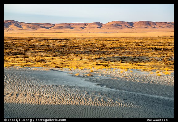 Sand dunes and Saddle Mountains, Hanford Reach National Monument. Washington (color)