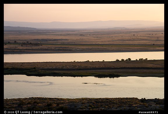 Locke Island dividing Columbia River into two channels, Hanford Reach National Monument. Washington (color)