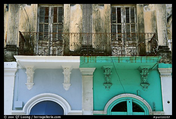 Detail of facade, Ponce. Puerto Rico (color)
