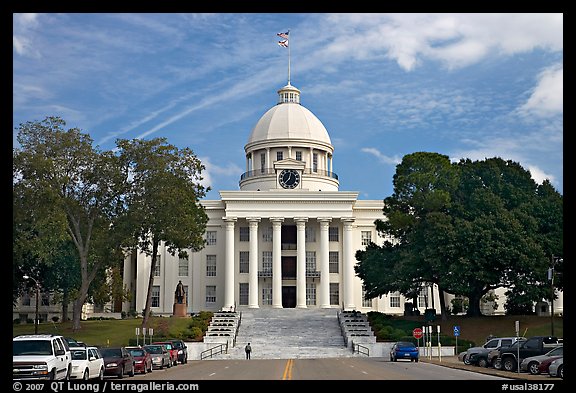 Alabama Capitol and street. Montgomery, Alabama, USA