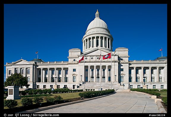 Walkway leading to the Arkansas Capitol. Little Rock, Arkansas, USA