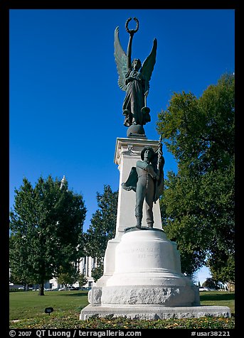Monument to soldiers of the Confederacy. Little Rock, Arkansas, USA