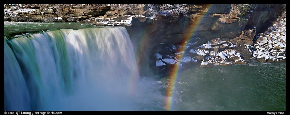 Waterfall and rainbow. Kentucky, USA (color)