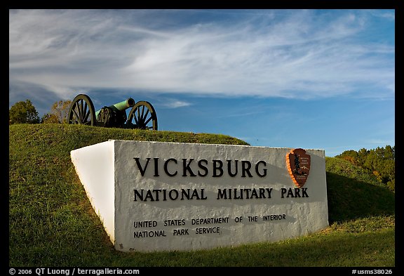 Entrance sign and cannon, Vicksburg National Military Park. Vicksburg, Mississippi, USA (color)