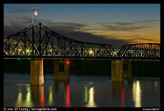 Bridge over the Mississippi river at dusk. Vicksburg, Mississippi, USA (color)