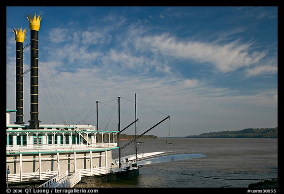Riverboat and Mississippi River. Natchez, Mississippi, USA