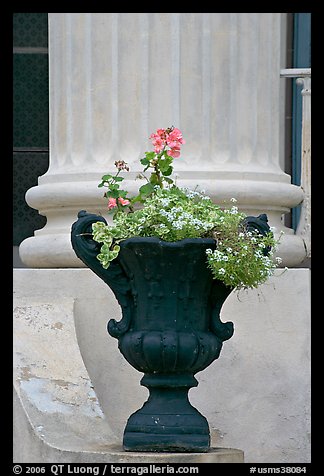 Vasque and column, Magnolia Hall. Natchez, Mississippi, USA