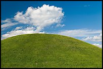 Emerald Mound, constructed between 1300 and 1600. Natchez Trace Parkway, Mississippi, USA