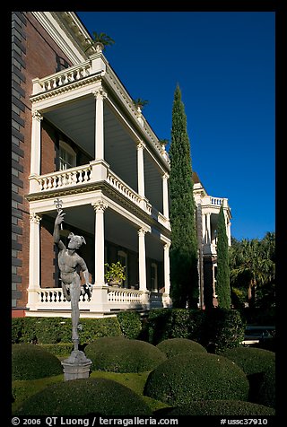 Gardens and Calhoon Mansion. Charleston, South Carolina, USA