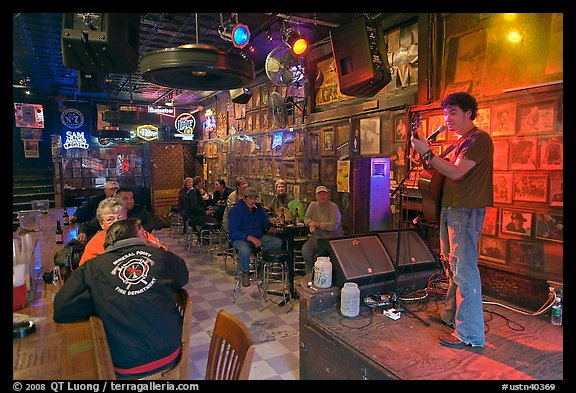 Club with live music performance. Nashville, Tennessee, USA